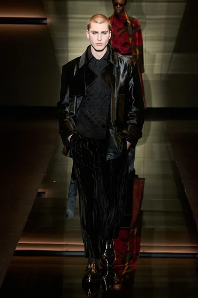 Look 91